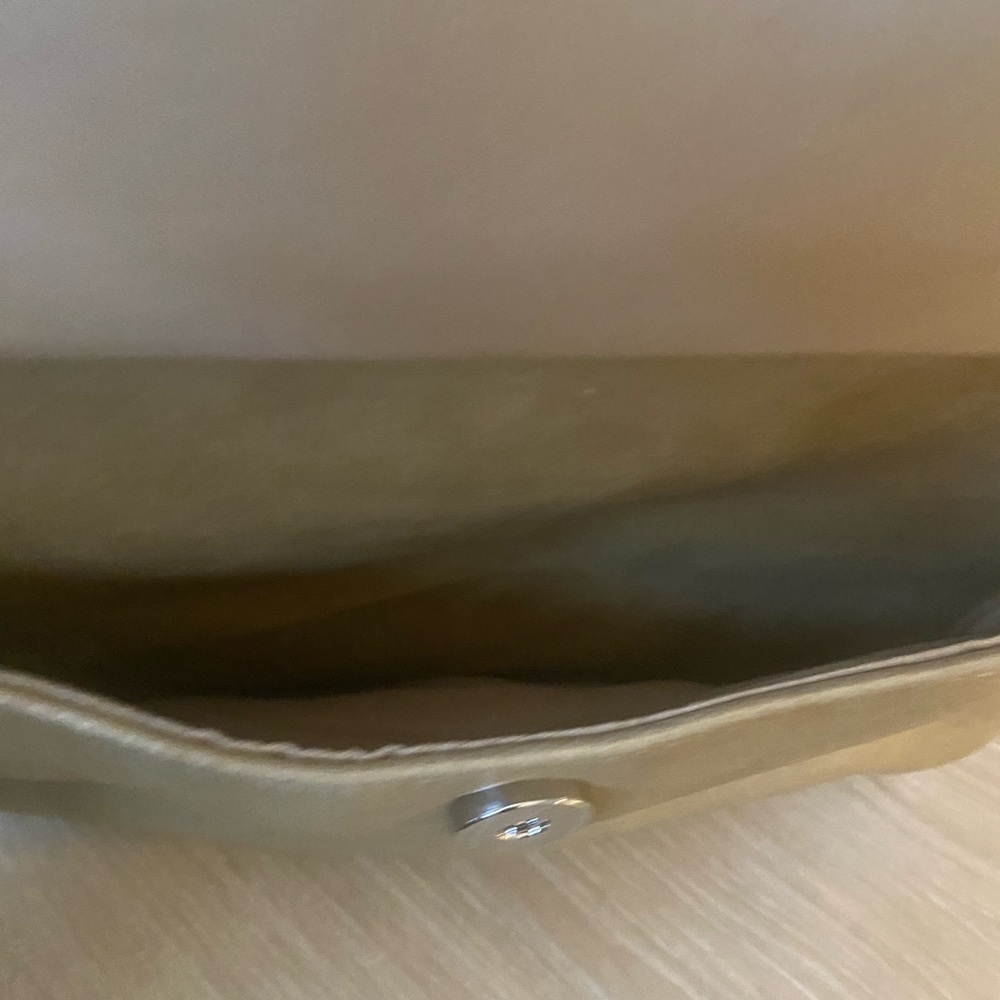 Vintage gold bag with long strap. - Picture 7 of 7